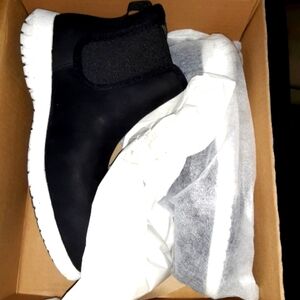 BOGS Women's Black Booties